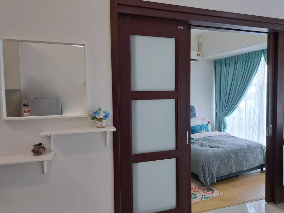 Cozy Home Country Garden At Dangabay Of Jb, Free Wifi And Streaming Джохор Бахру Екстериор снимка