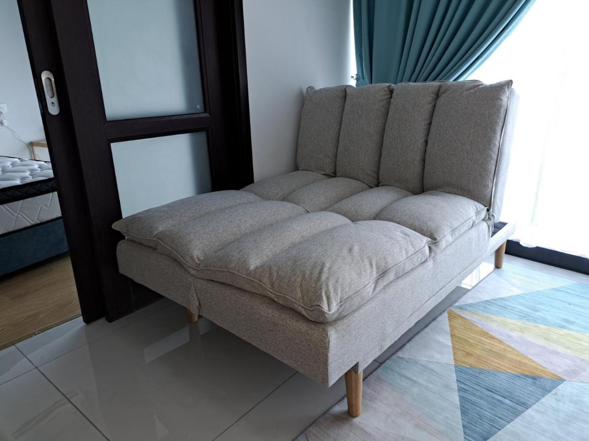 Cozy Home Country Garden At Dangabay Of Jb, Free Wifi And Streaming Джохор Бахру Екстериор снимка
